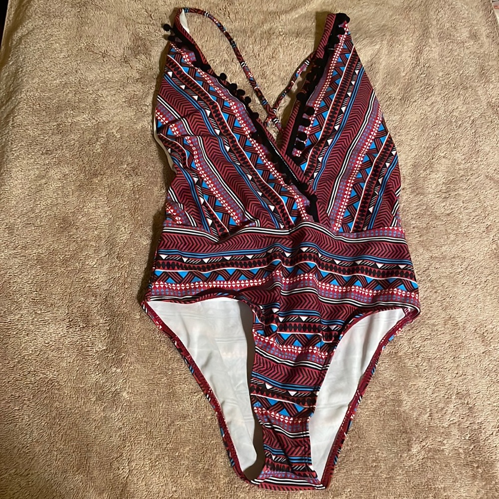 One piece print swimsuit with black details